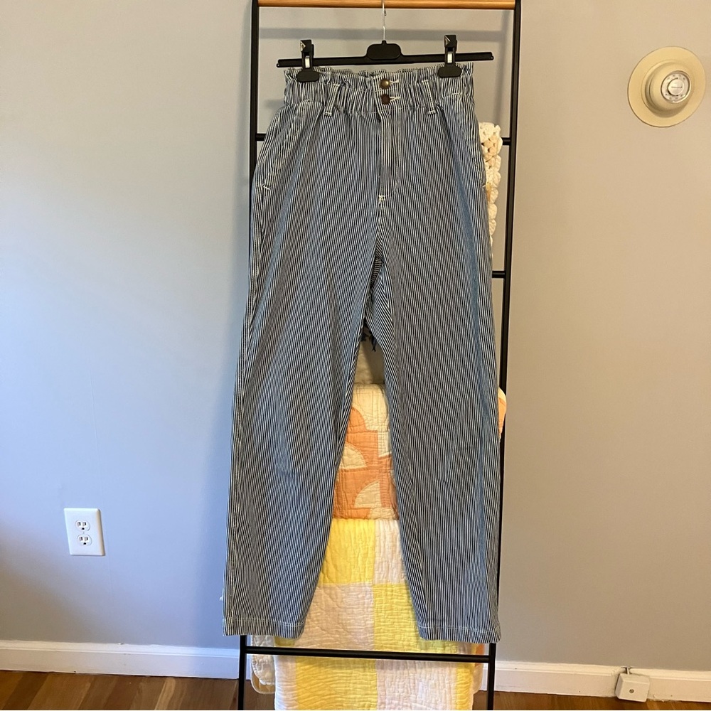 Elastic waist trousers